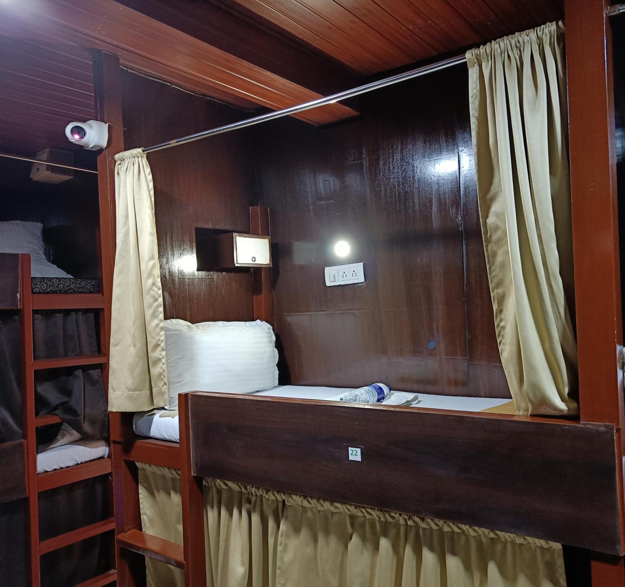 Asra Dormitory For Male And Female Bombay Extérieur photo