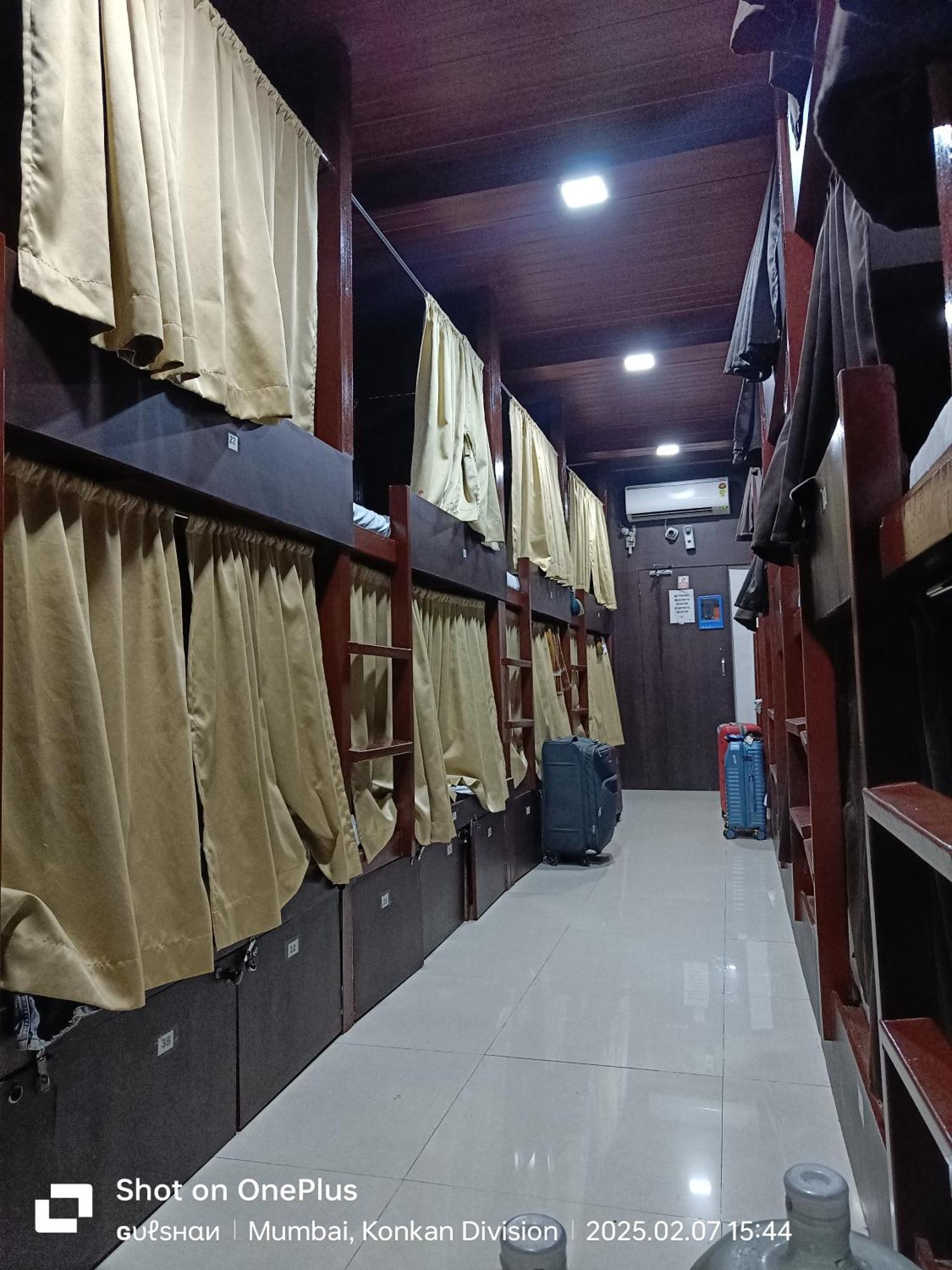 Asra Dormitory For Male And Female Bombay Extérieur photo