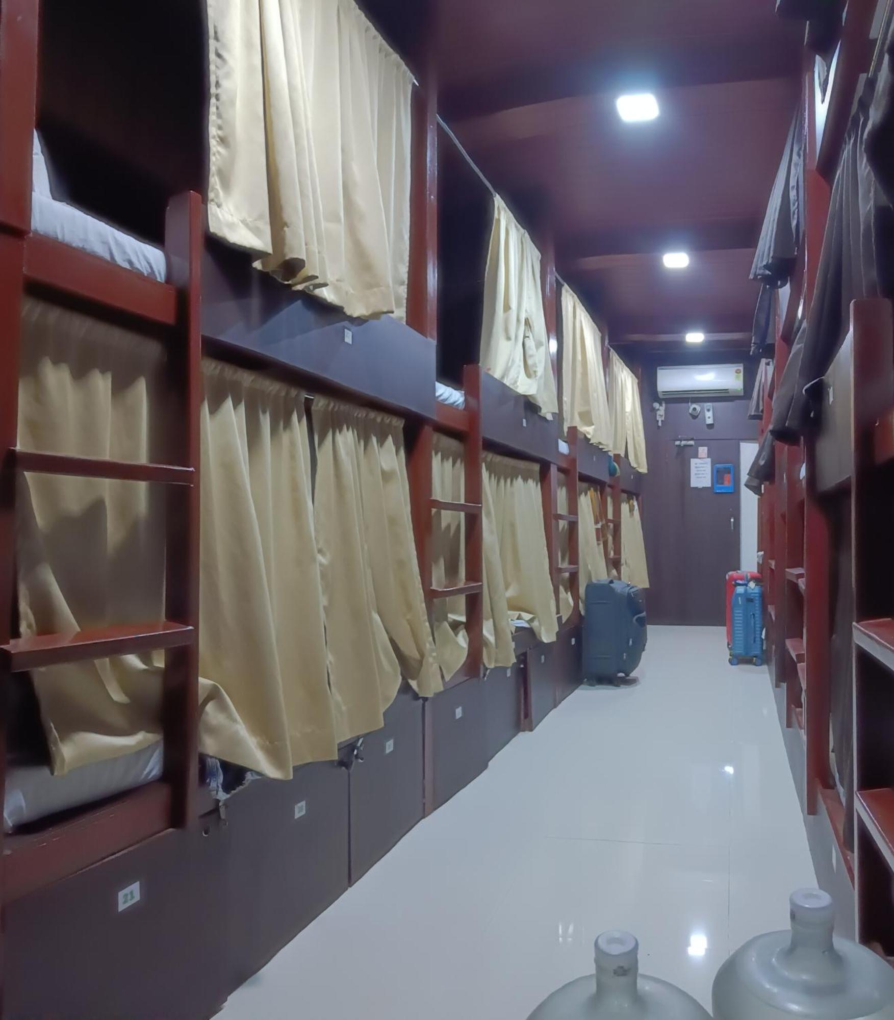 Asra Dormitory For Male And Female Bombay Extérieur photo