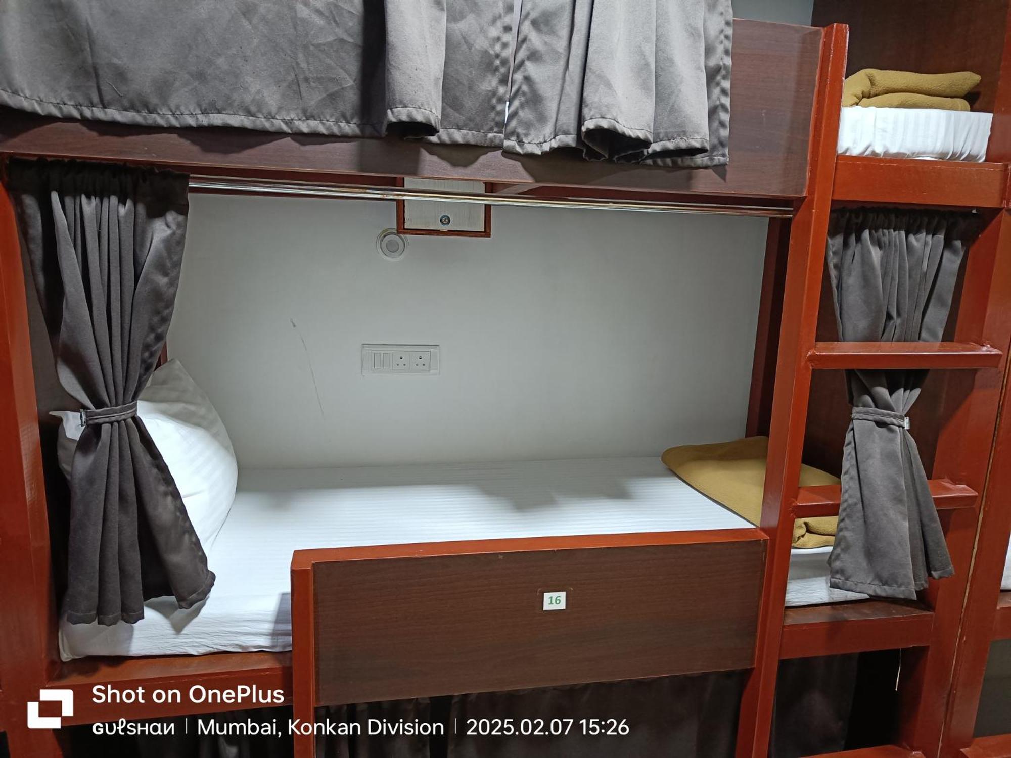Asra Dormitory For Male And Female Bombay Extérieur photo