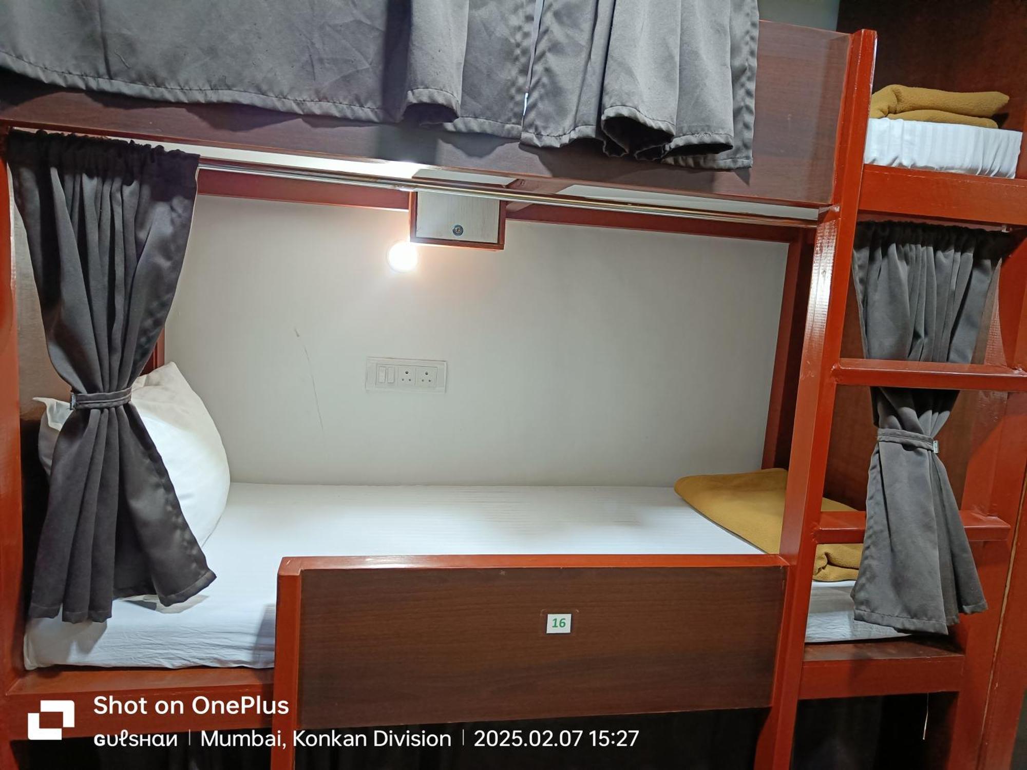 Asra Dormitory For Male And Female Bombay Extérieur photo